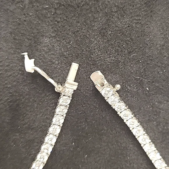 Elegant Silver Necklace - Picture 9 of 14